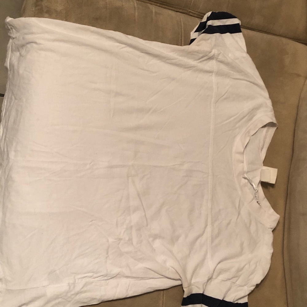 H&M White Short Sleeve T-Shirt.